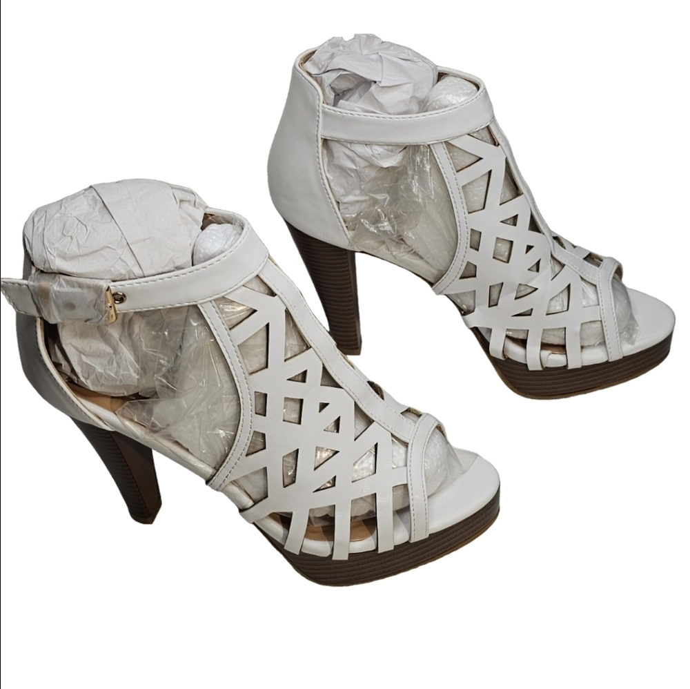 Trends Up Collection White Cutout Heeled Sandals,  Women's Size 9 NWT
